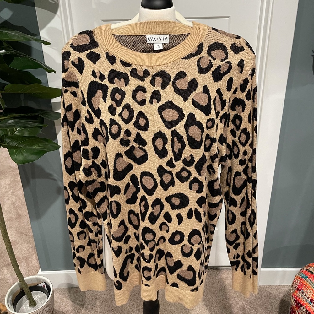 Roar! Animal print tunic sweater 2x.
